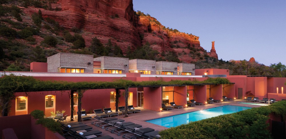 Enchantment Resort Sedona - Exterior guestrooms with small pool