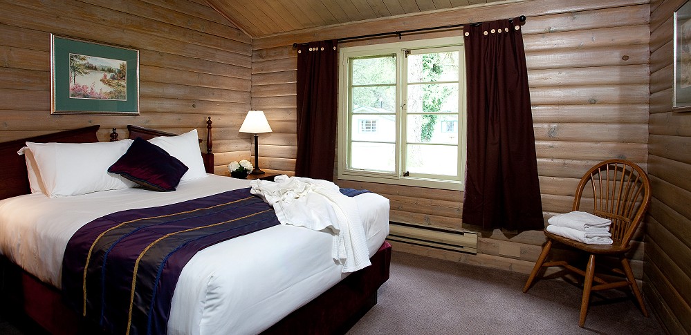 哈里森温泉度假水疗酒店 Harrison Hot Springs Resort - Cottage Bedroom