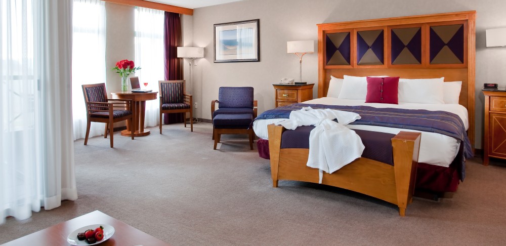 哈里森温泉度假水疗酒店 Harrison Hot Springs East Tower Deluxe Room