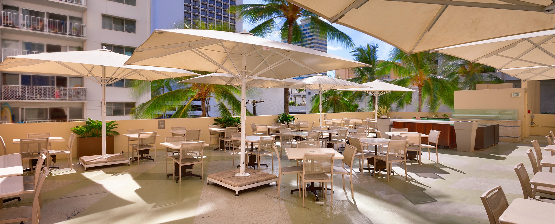 Hyatt Place Waikiki Beach Breakfast area