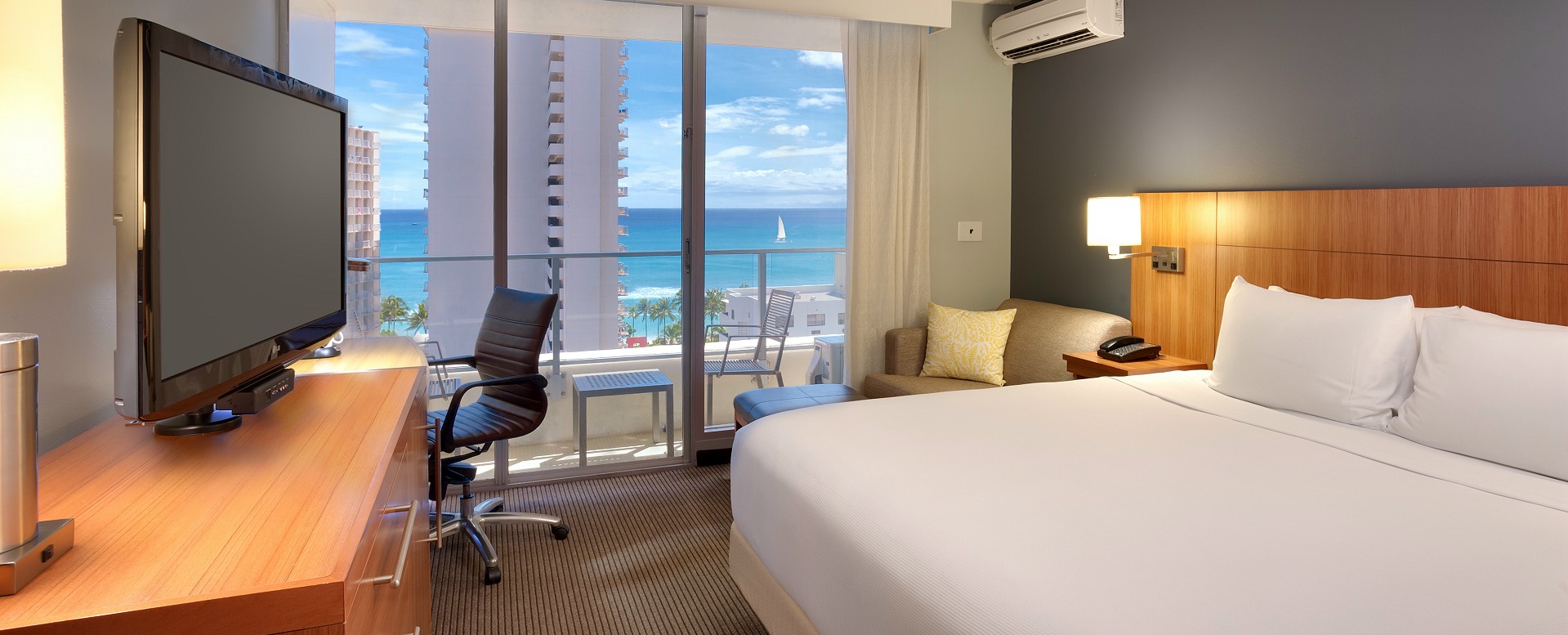 Hyatt Place Waikiki Beach Deluxe ocean view room