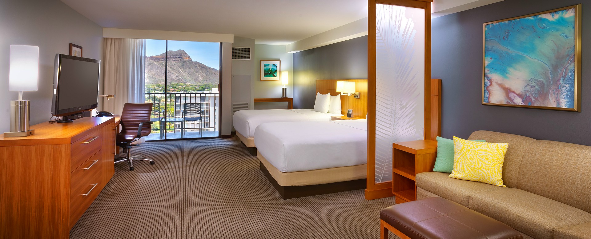 Hyatt Place Waikiki Beach Premium mountain view room