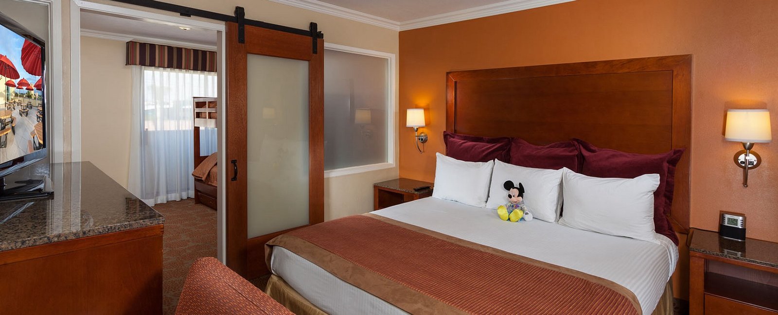Desert Palms Hotel & Suites - King guestroom