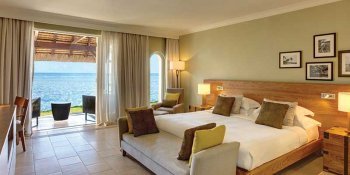 Deluxe Beachfront Room