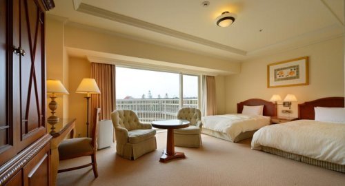 Garden-side Superior Twin Guestroom